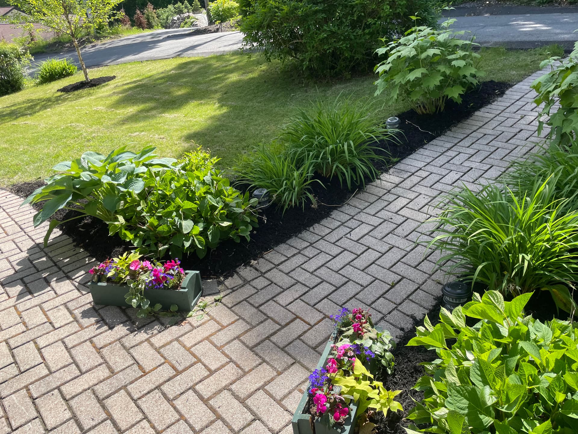 Gallery photos for Fresh Mulch Beds Give This Lake George Property a Sharp New Look: Image #2